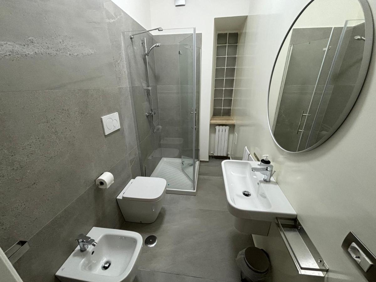 Room & Parking In Centro Citta Con Parcheggio Privato E Wifi ポテンツァ エクステリア 写真