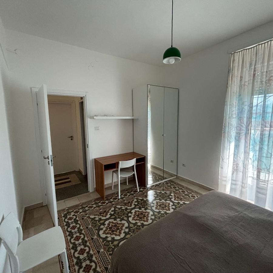 Room & Parking In Centro Citta Con Parcheggio Privato E Wifi ポテンツァ エクステリア 写真