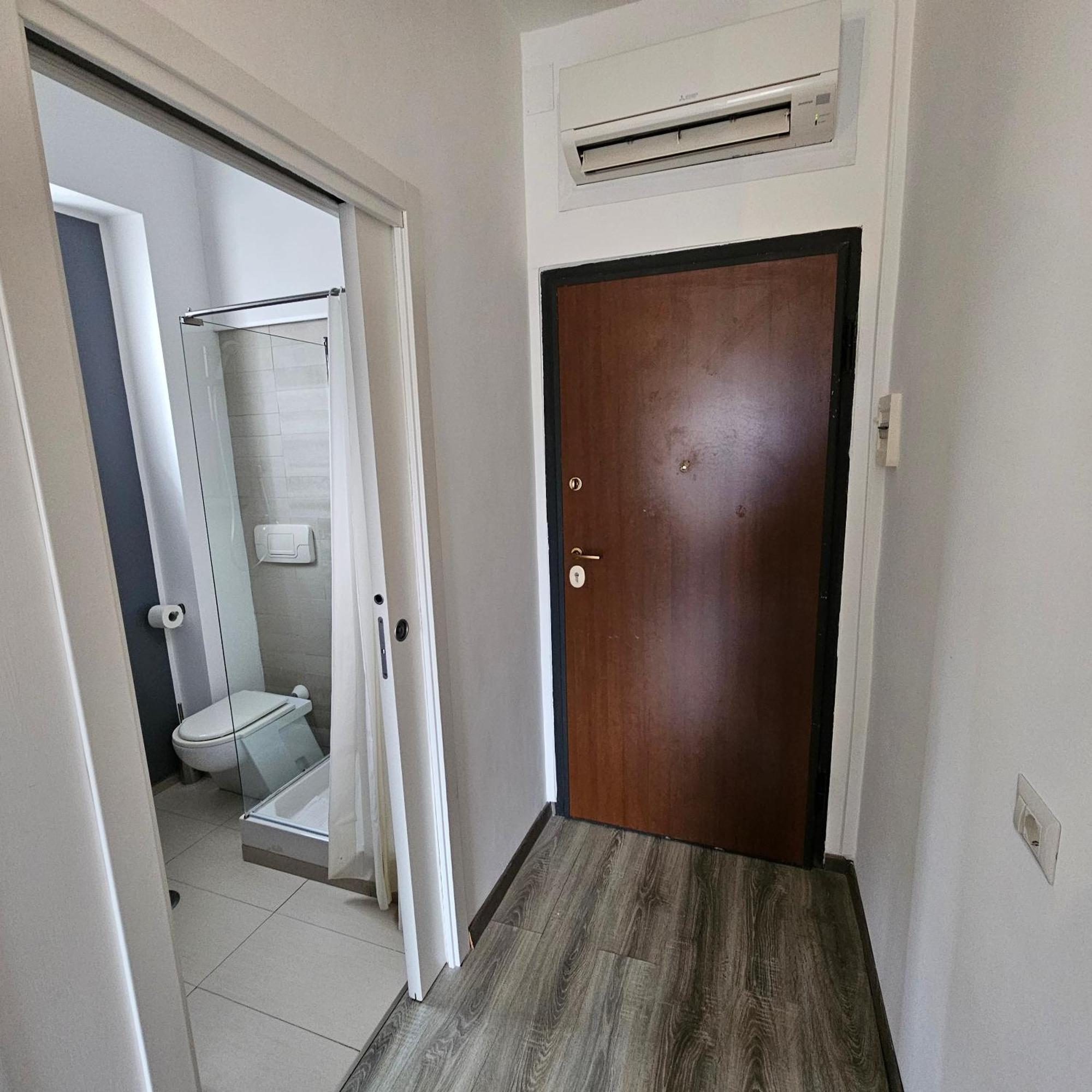 Room & Parking In Centro Citta Con Parcheggio Privato E Wifi ポテンツァ エクステリア 写真