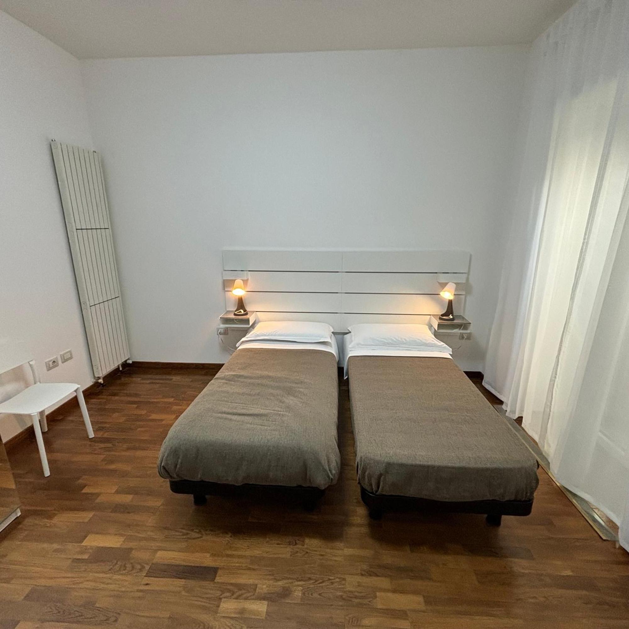 Room & Parking In Centro Citta Con Parcheggio Privato E Wifi ポテンツァ エクステリア 写真