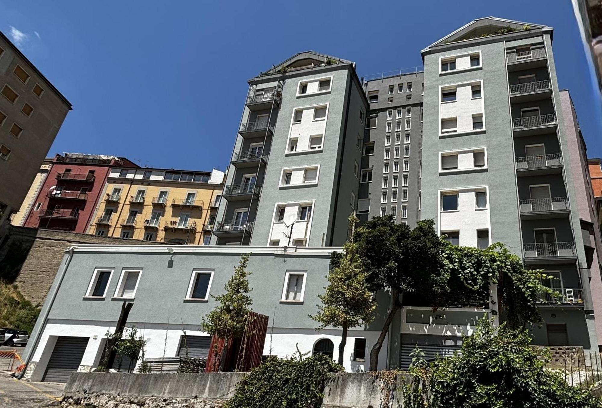 Room & Parking In Centro Citta Con Parcheggio Privato E Wifi ポテンツァ エクステリア 写真
