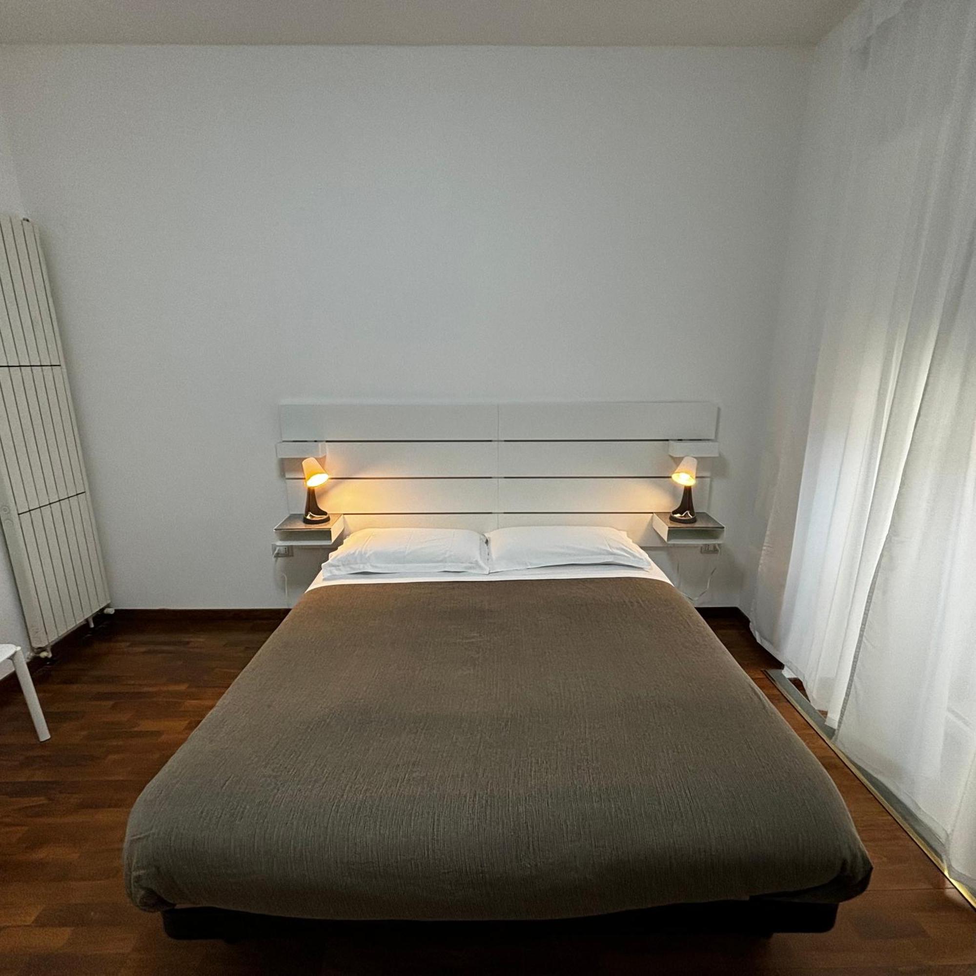 Room & Parking In Centro Citta Con Parcheggio Privato E Wifi ポテンツァ エクステリア 写真