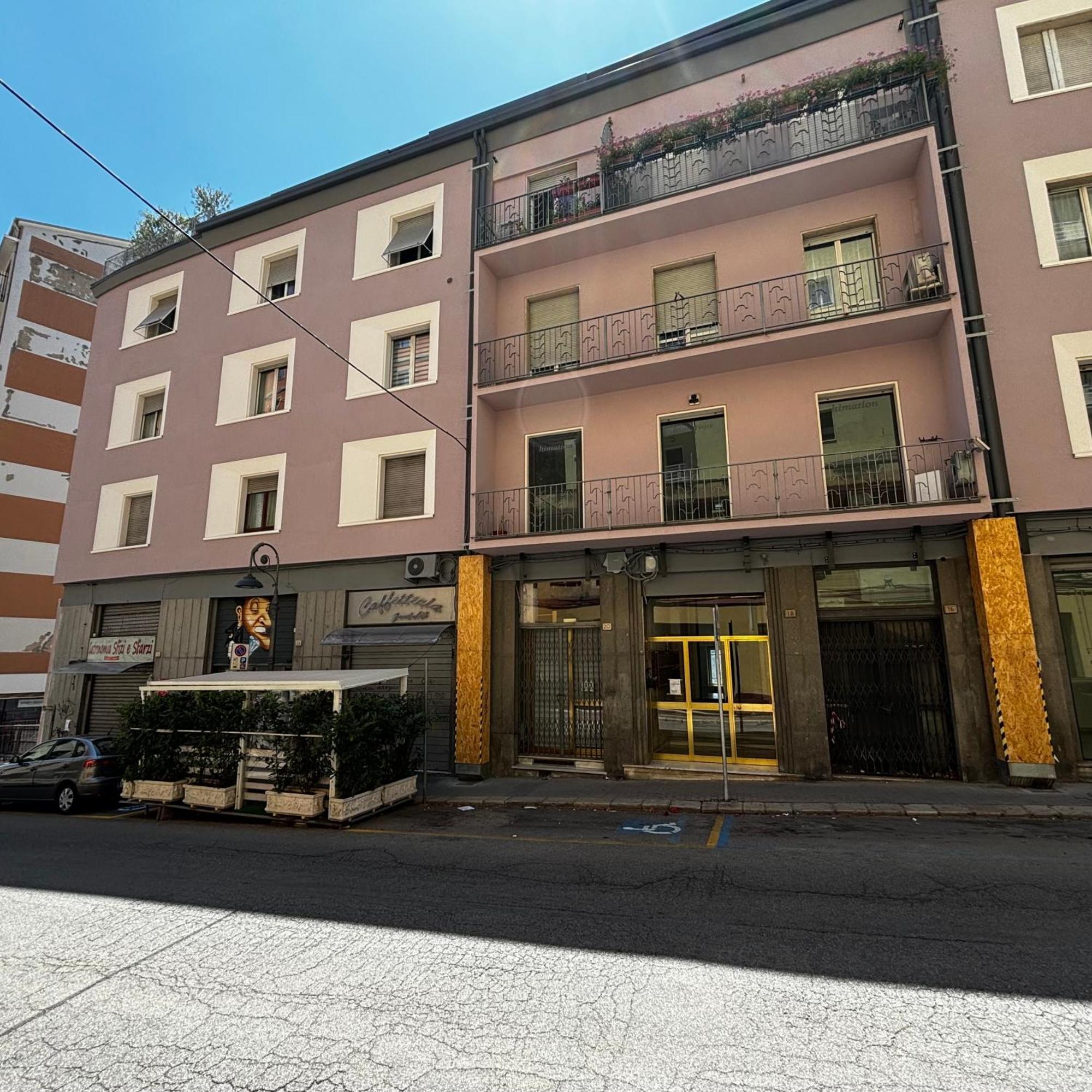 Room & Parking In Centro Citta Con Parcheggio Privato E Wifi ポテンツァ エクステリア 写真