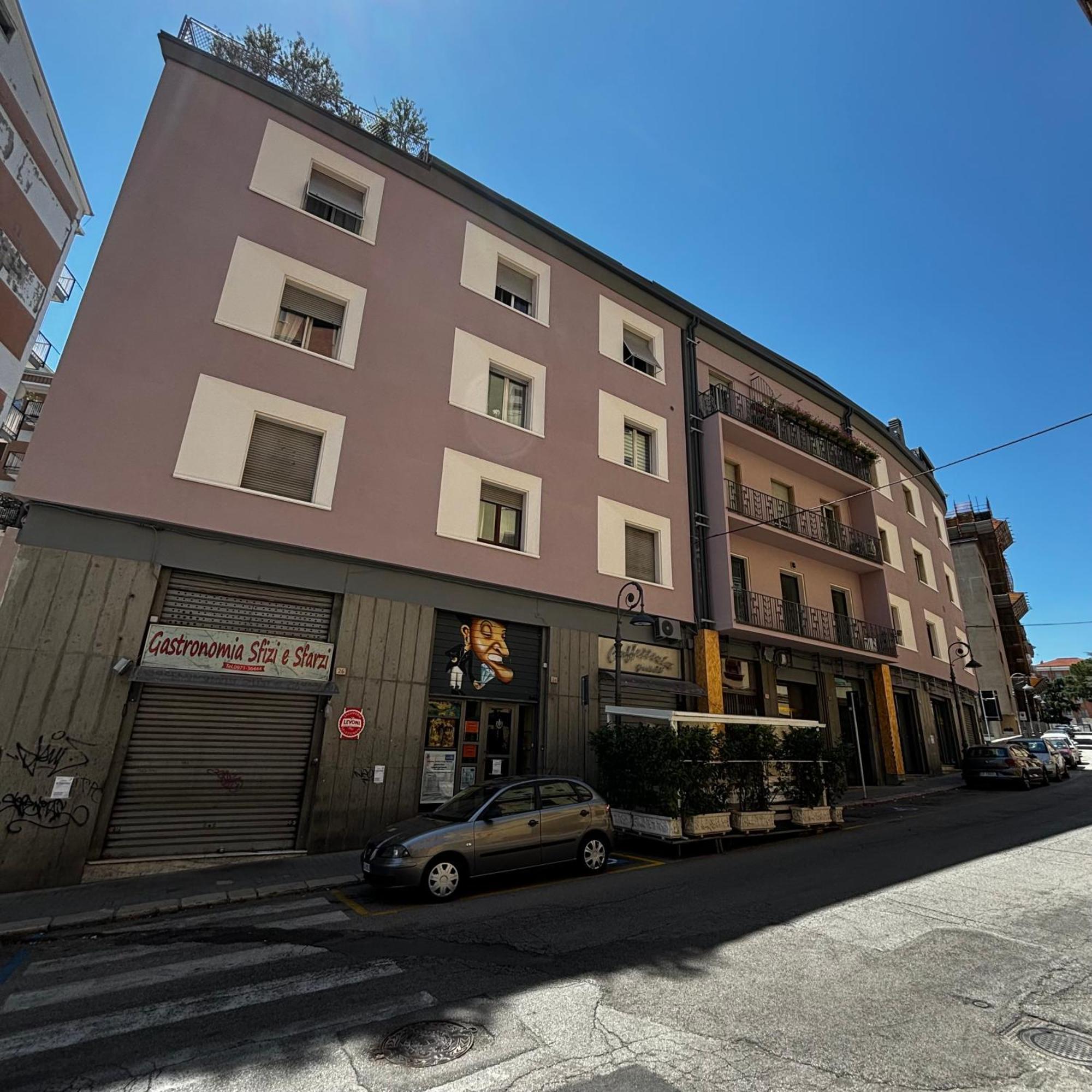 Room & Parking In Centro Citta Con Parcheggio Privato E Wifi ポテンツァ エクステリア 写真