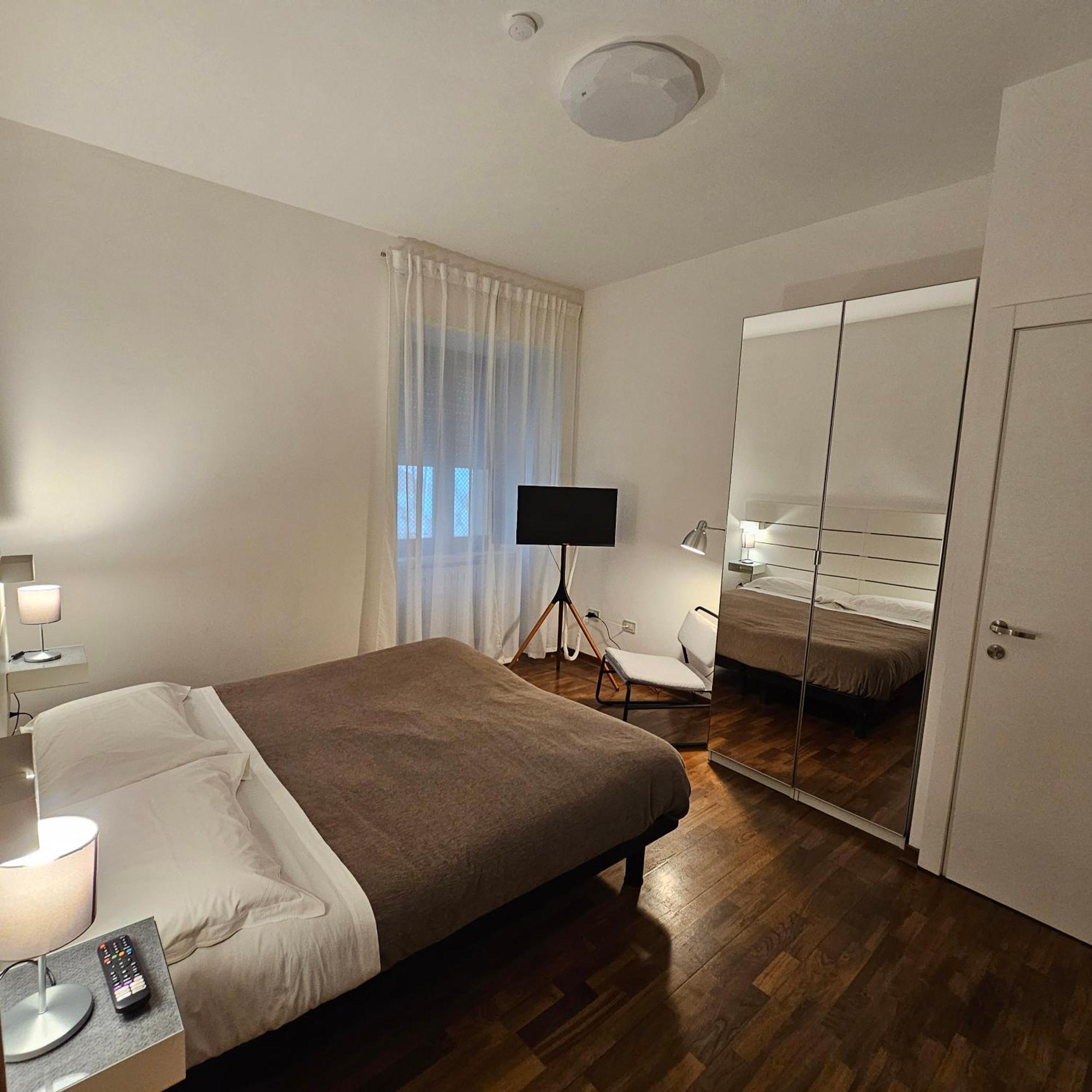 Room & Parking In Centro Citta Con Parcheggio Privato E Wifi ポテンツァ エクステリア 写真