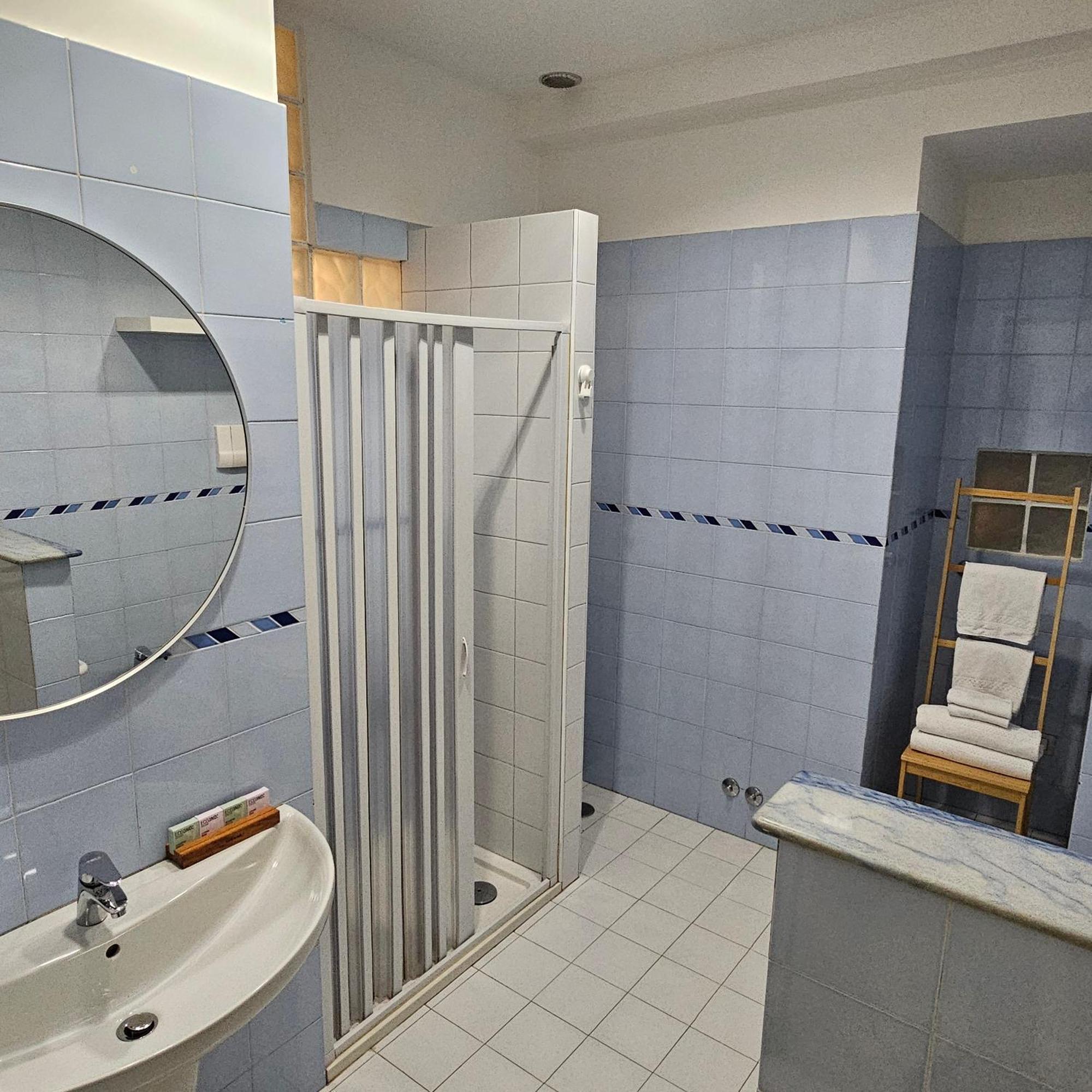 Room & Parking In Centro Citta Con Parcheggio Privato E Wifi ポテンツァ 部屋 写真